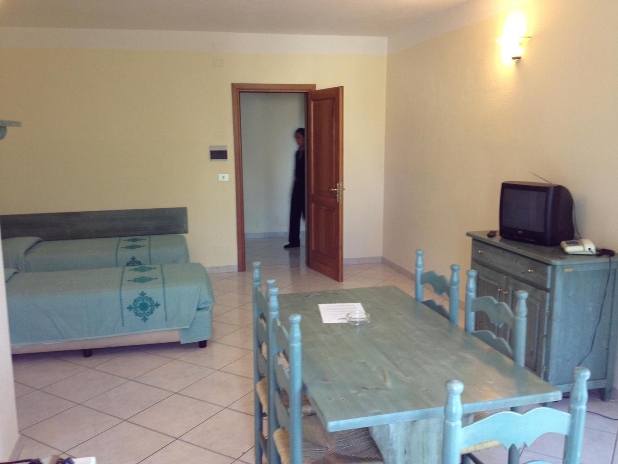 Residence Marina Palace Orosei Bagian luar foto