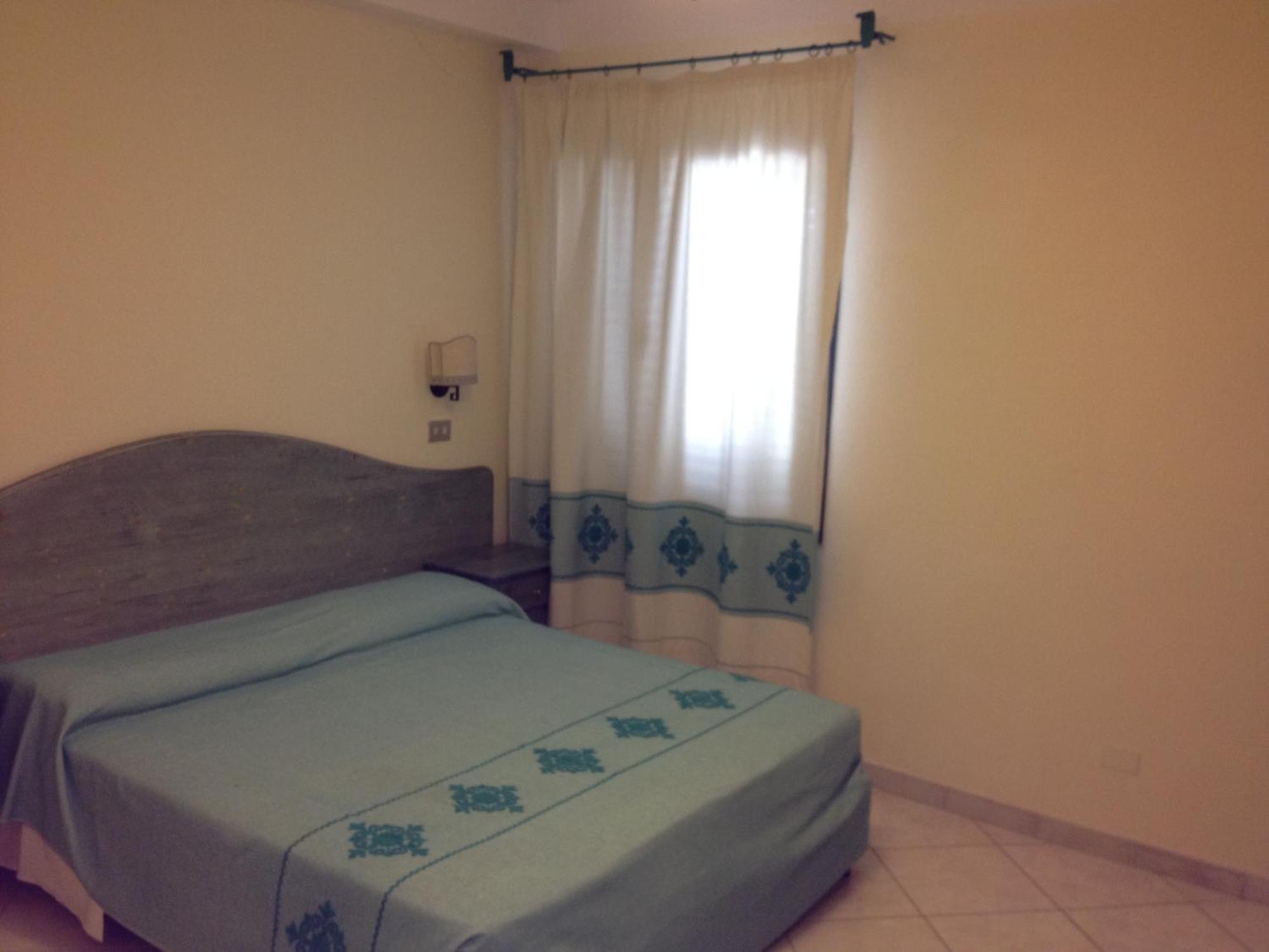 Residence Marina Palace Orosei Bagian luar foto