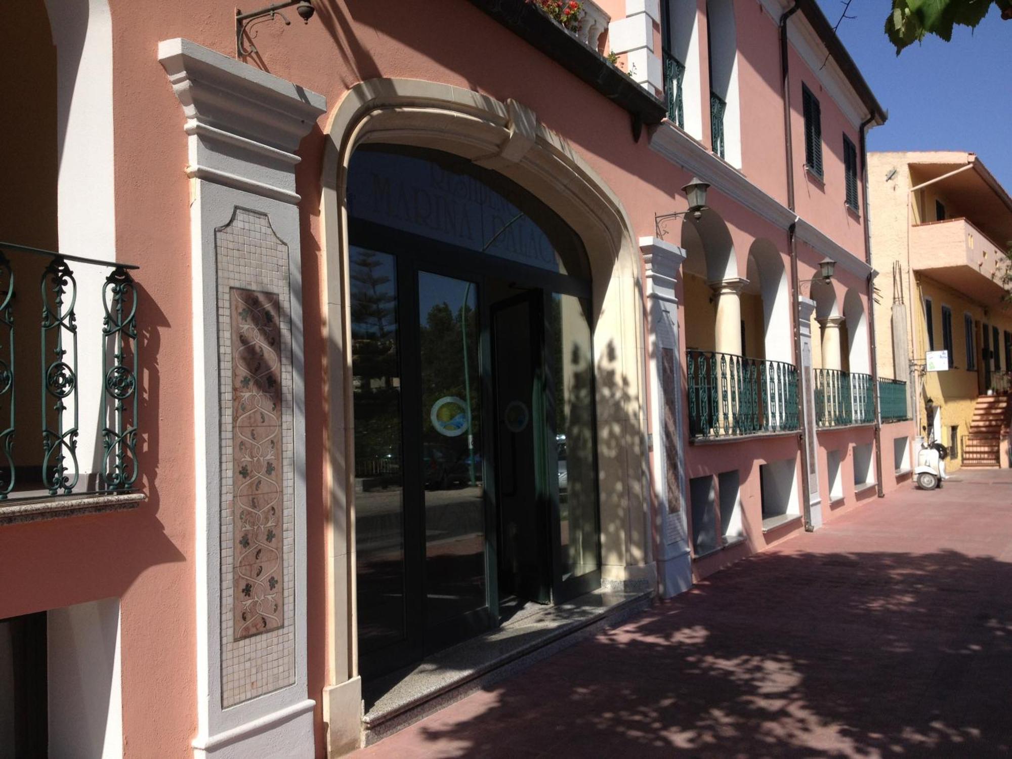 Residence Marina Palace Orosei Bagian luar foto