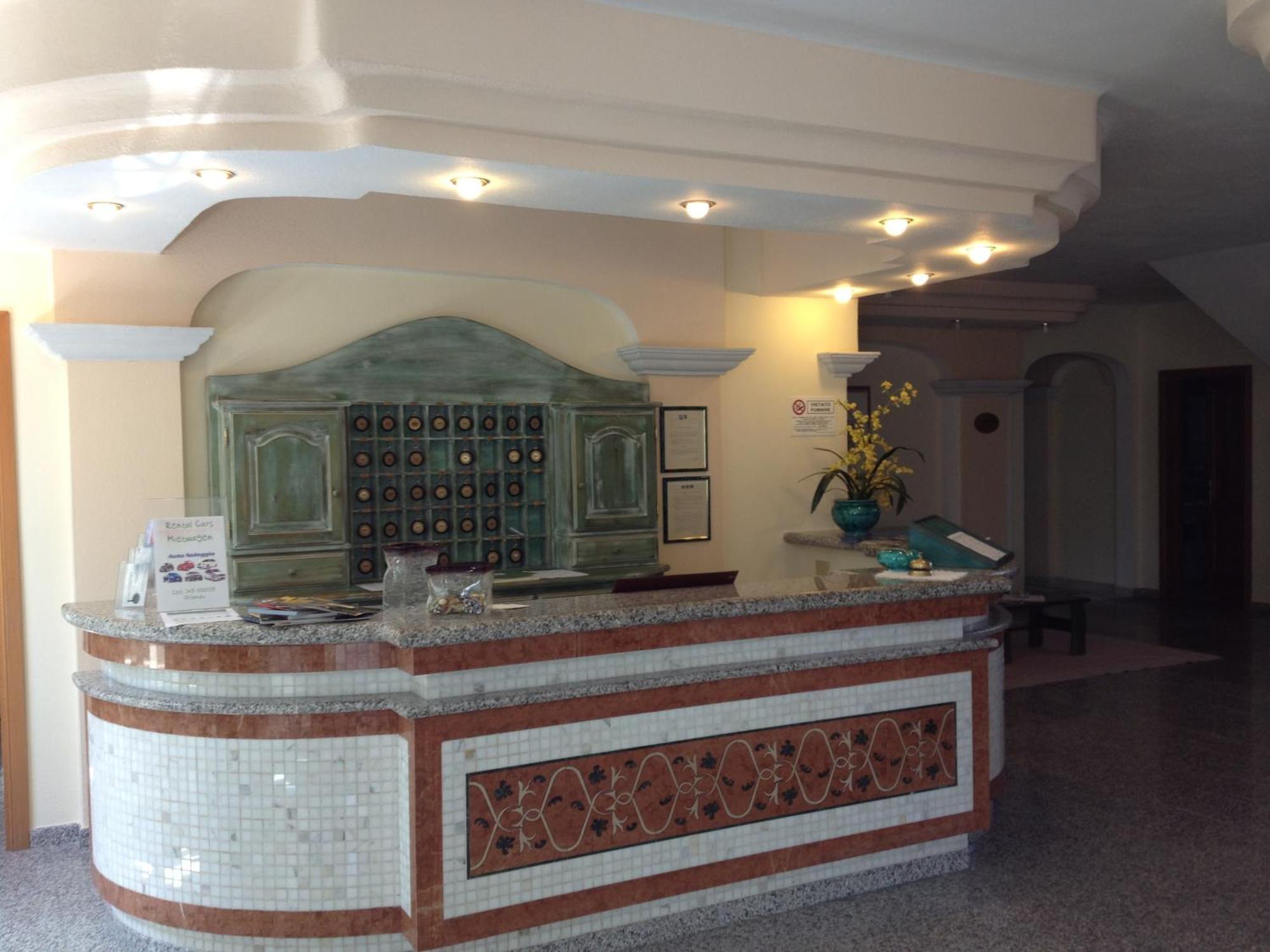Residence Marina Palace Orosei Bagian luar foto