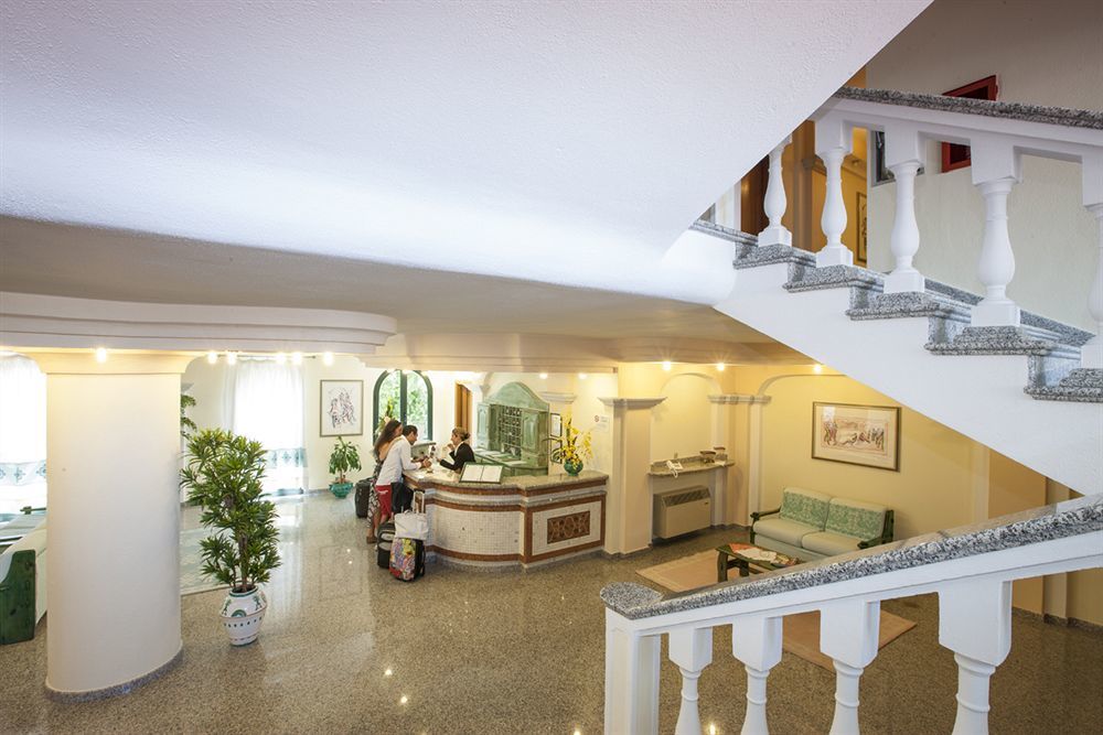 Residence Marina Palace Orosei Bagian luar foto