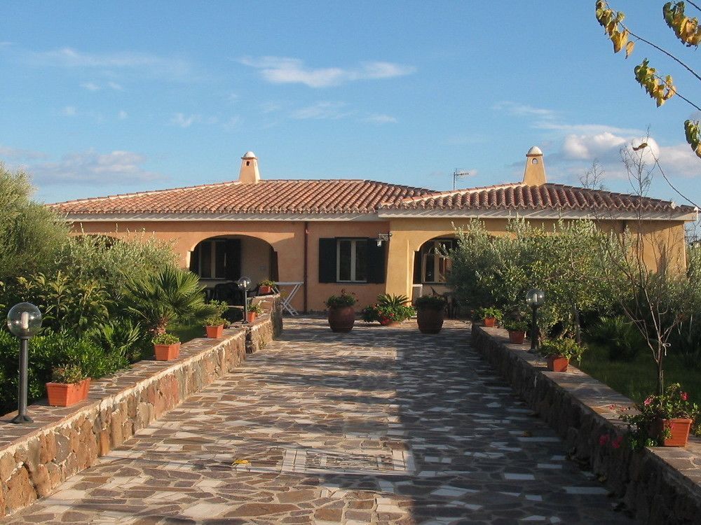 Residence Marina Palace Orosei Bagian luar foto