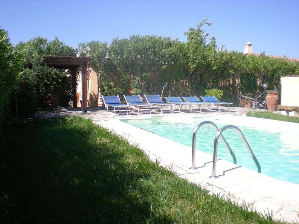 Residence Marina Palace Orosei Bagian luar foto